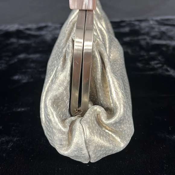 Sondra Roberts Beautiful Silver Textured Clutch - Picture 5 of 11